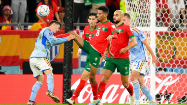 faza de joc din meciul spania maroc de la cm de fotbal