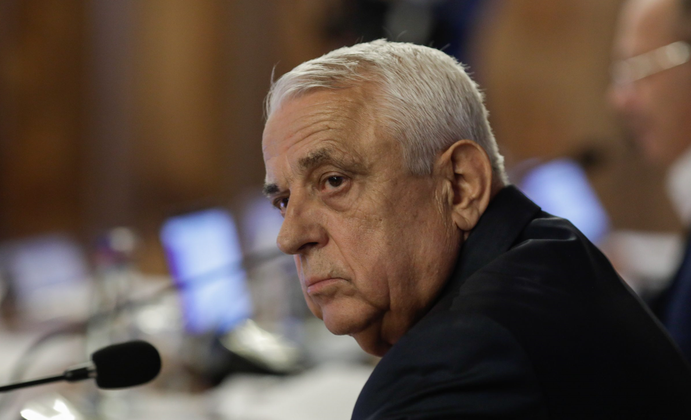 Fermierii si liberalii il acuza pe Daea ca a gresit formula de impartire a banilor pentru cei afectati de seceta. Ce spune ministrul