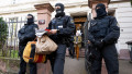 politisti mascati germani fac arestari in cazul loviturii de stat