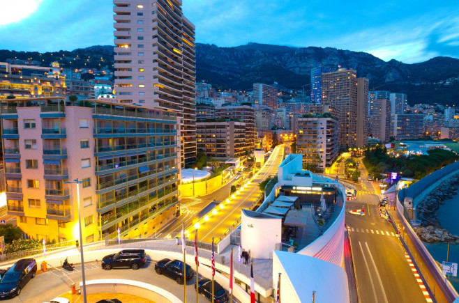 Hotel Fairmont Monte Carlo. 05th June, 2018. Monaco, Monte Carlo - June 05, 2018: Nikki Beach Opening Night Party Atmosphere at Hotel Fairmont Monte Carlo. Blue Hour, Blaue Stunde, Hairpin, Bend, | usage worldwide Credit: dpa/Alamy Live News