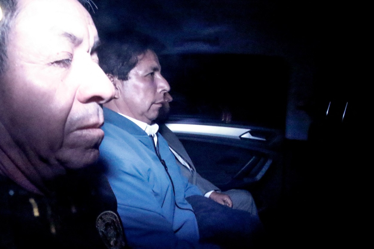 Fostul președinte din Peru cere azil în Mexic. Pedro Castillo este în arest pentru răzvrătire şi conspiraţie