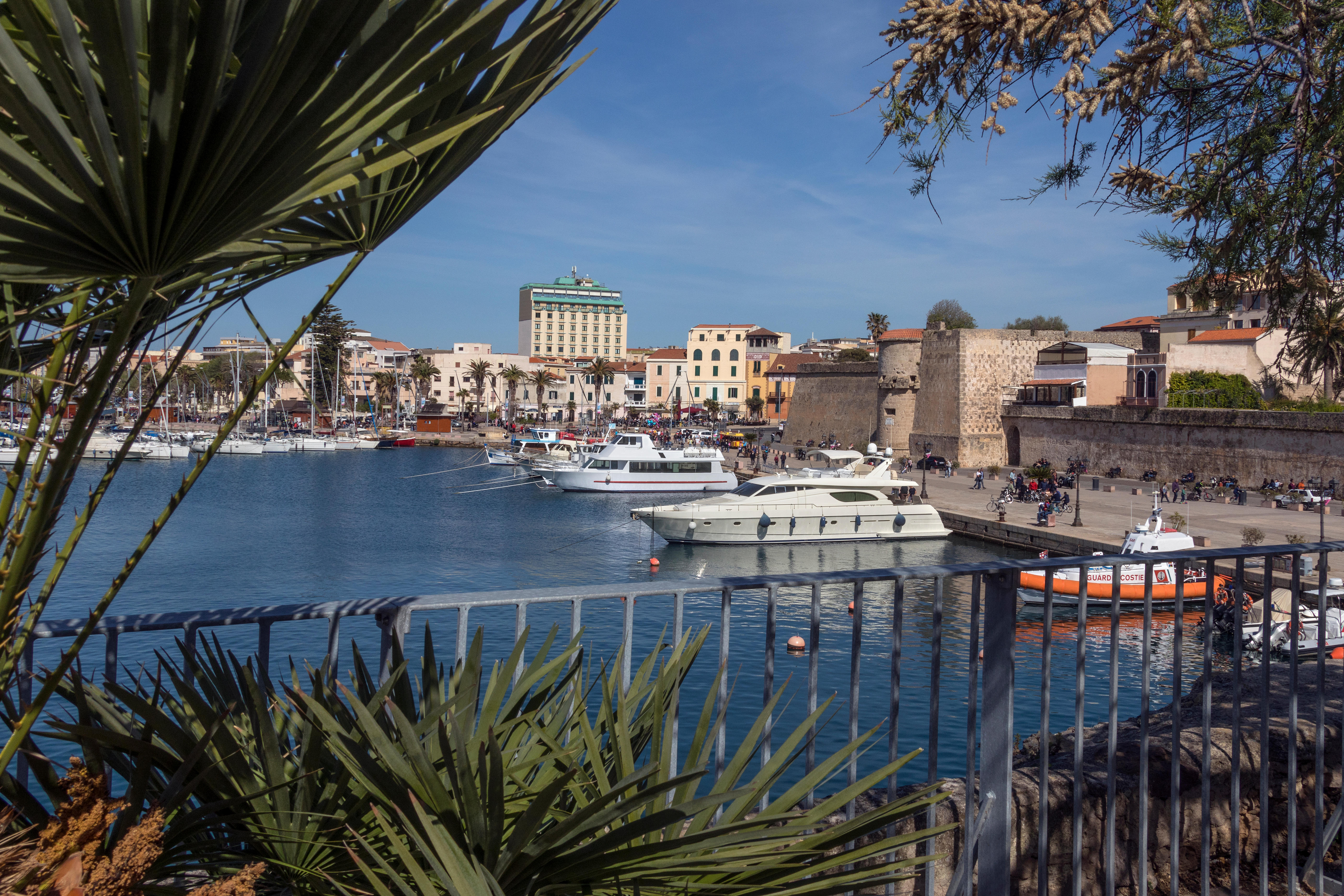 Iahtul unui oligarh rus, confiscat în Sardinia, a dispărut din port