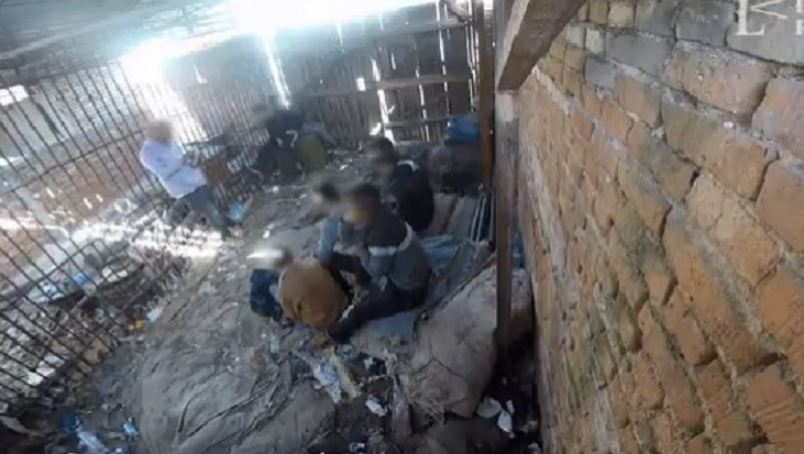 Anchetă Frontex în Bulgaria, după acuzații potrivit cărora polițiștii închideau migranți într-o cușcă