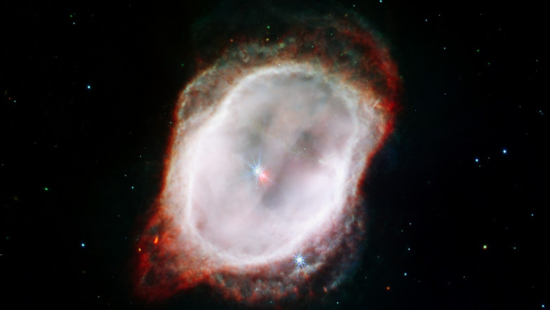 Telescopul James Webb a dezlegat misterul unei nebuloase bizare care înconjoară o stea aflată pe moarte. FOTO: Facebook/ NASA's James Webb Space Telescope