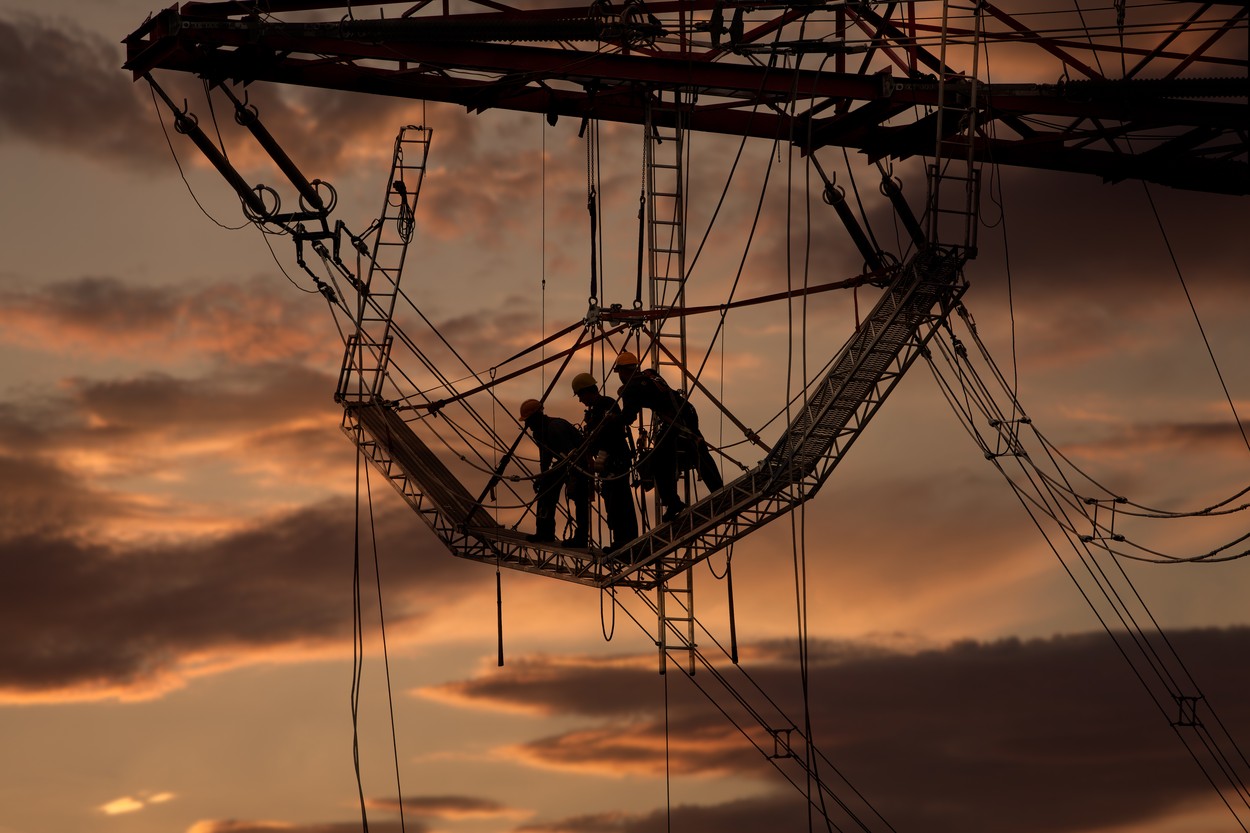 UE investeşte peste 600 milioane euro în infrastructura energetică, inclusiv în România