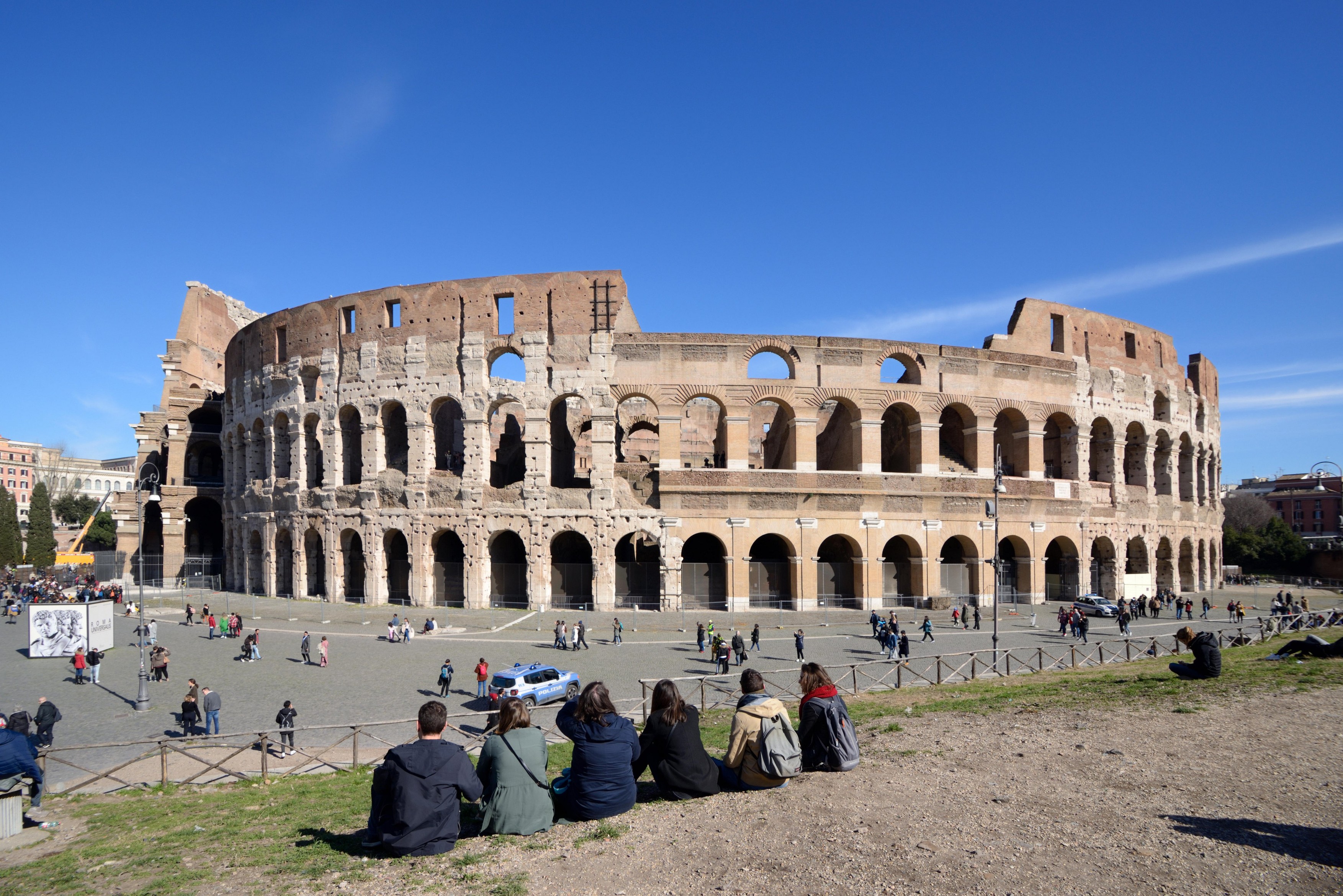 Turiști agresați și forțați să plătească în Roma, după ce făceau „selfie-uri imperiale” alături de bărbați costumați în gladiatori