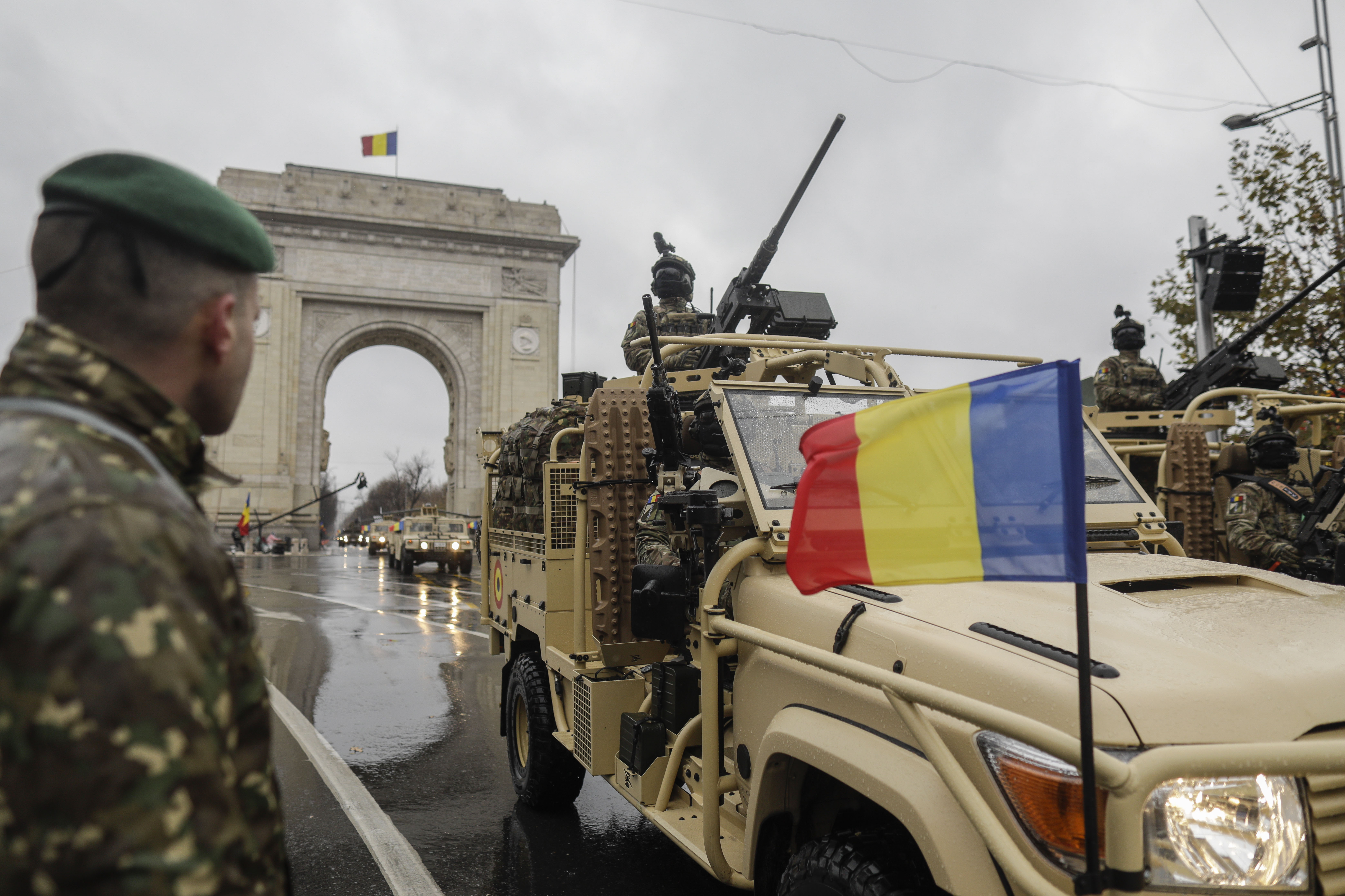 Parada de 1 Decembrie din București: 2.500 de militari, 190 de mijloace tehnice și 45 de aeronave vor participa