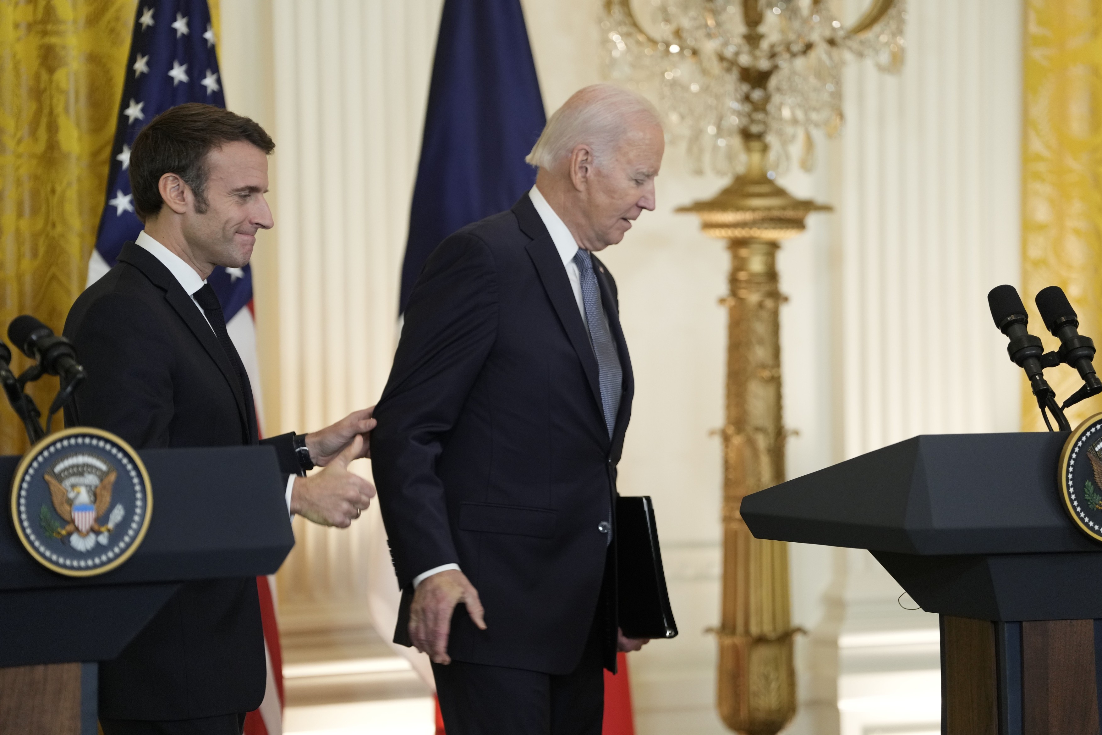 Biden se angajează să modifice legea privind reducerea inflaţiei. Macron: „Vrem să reuşim împreună, nu unii împotriva celorlalți”