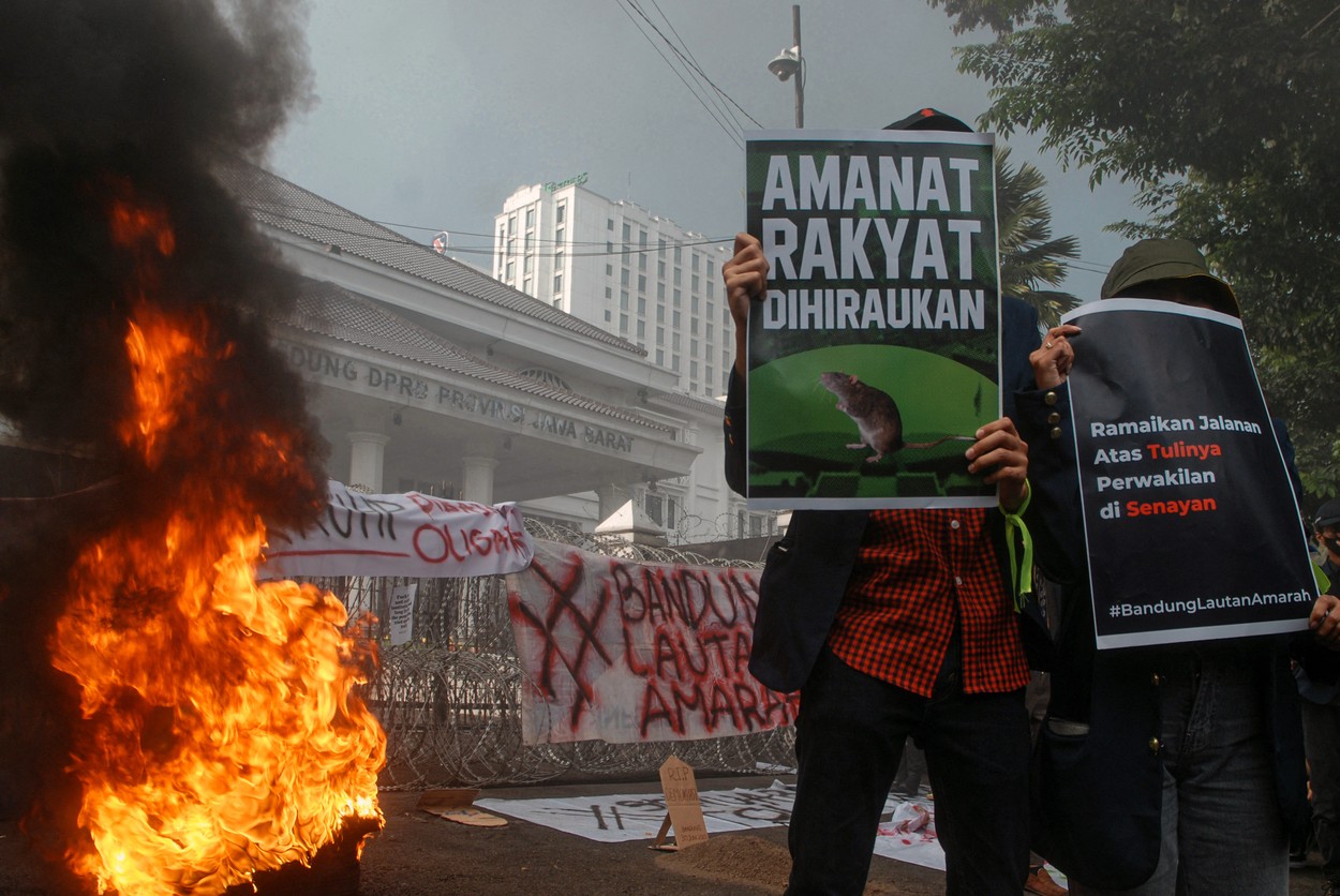 Sexul în afara căsătoriei va fi pedepsit cu închisoarea în Indonezia. Oamenii nu mai au voie să critice autoritățile sau președintele