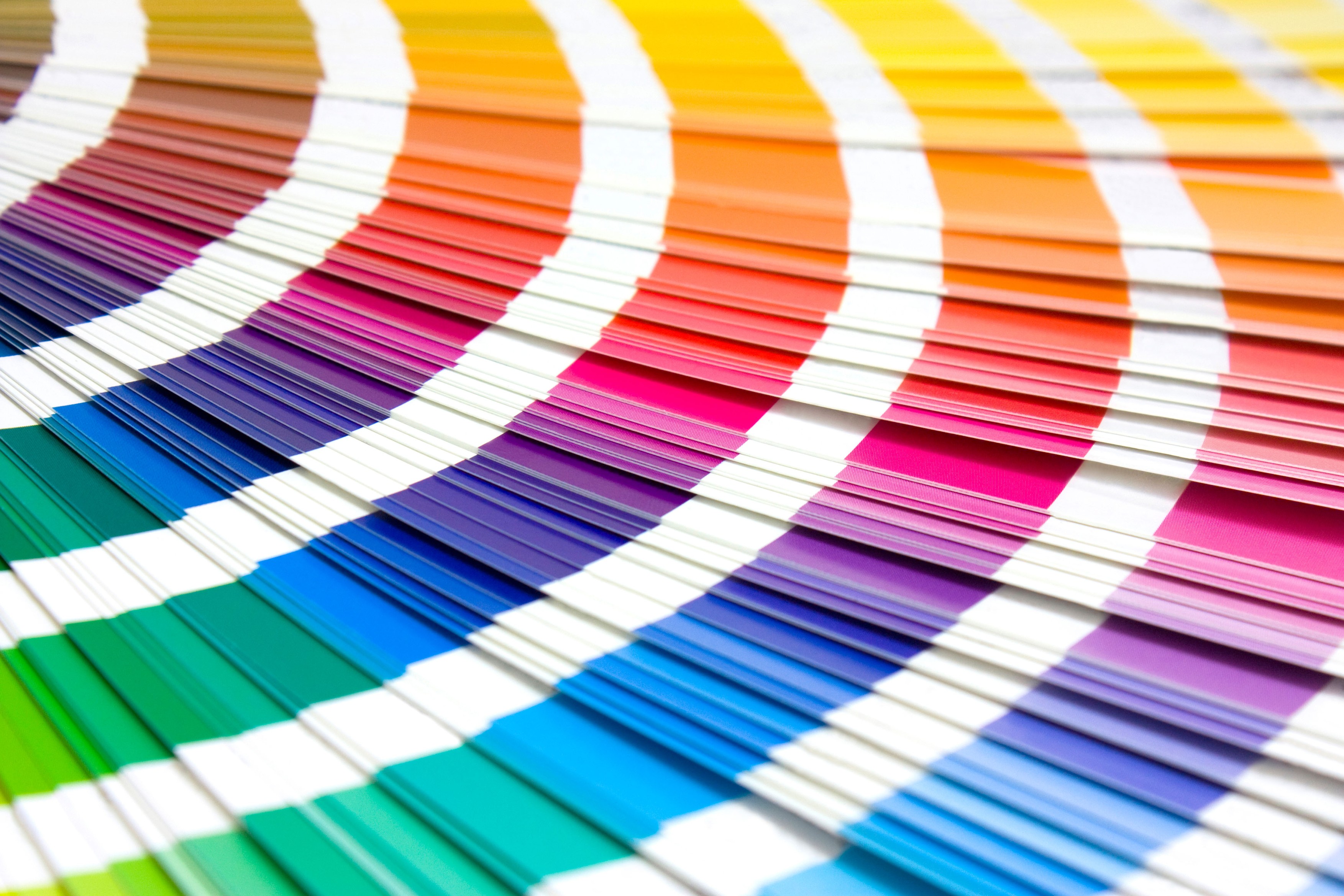 Care este culoarea anului 2023, aleasă de Pantone: „Este o nuanță curajoasă, care transmite optimism și bucurie”
