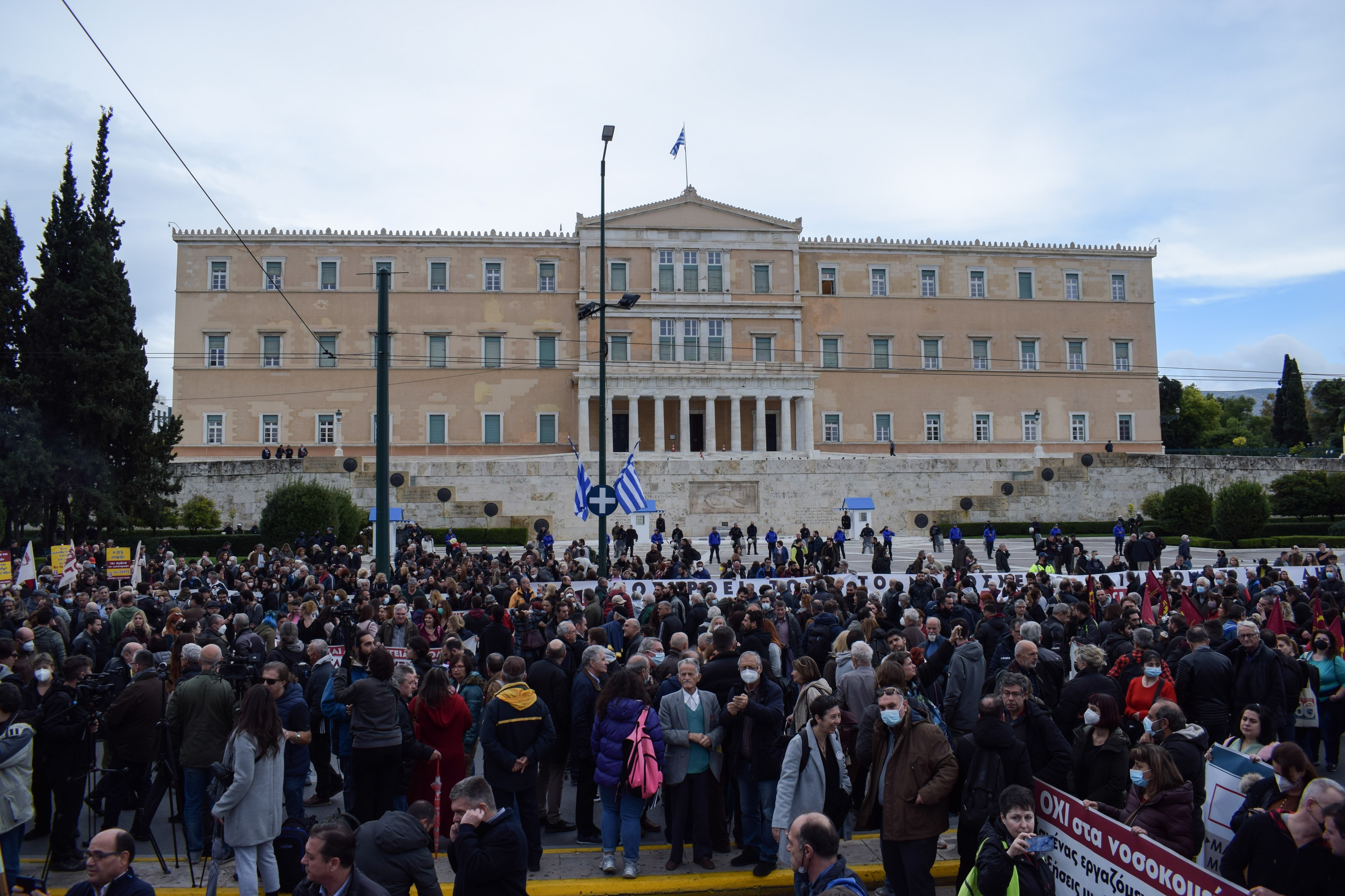 Medicii din Grecia protestează împotriva „privatizării” sistemului public de sănătate
