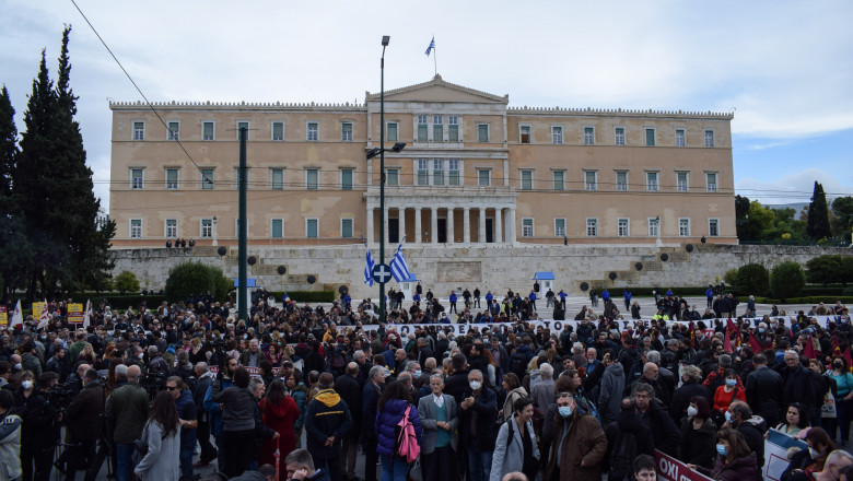 Medicii din Grecia protestează împotriva „privatizării” sistemului public de sănătate
