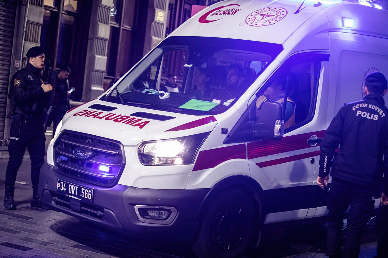 Nouă români au fost răniţi într-un accident rutier la Istanbul