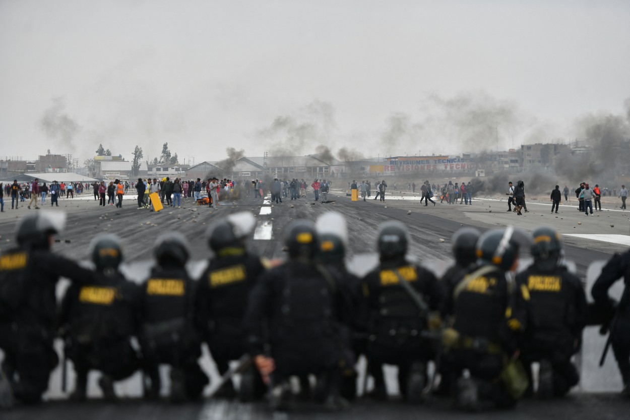 Stare de urgenţă în Peru, după violențele soldate cu morți și sute de răniți