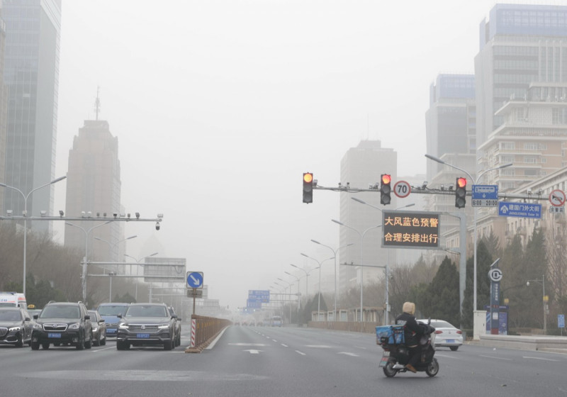 Sand and dust hit Beijing