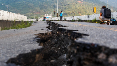 drum afectat de cutremur in taiwanmur