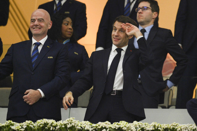 Le président de la République française Emmanuel Macron assiste au match de demi-finale "France - Maroc" lors de la Coupe du Monde 2022 au Qatar (FIFA World Cup Qatar 2022)