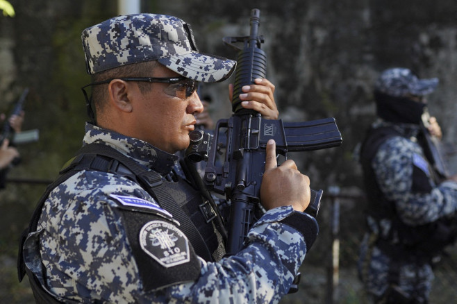 El Salvador deploys 10,000 troops to capital suburb in massive gang crackdown