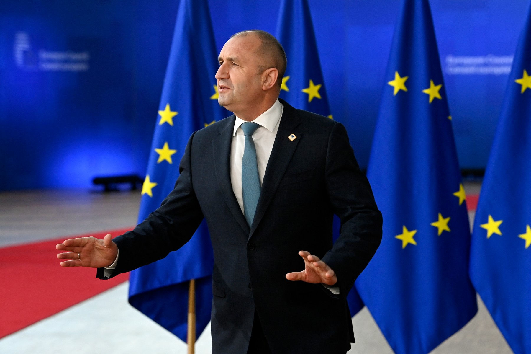 „Nu ne lăsați singuri”. Președintele Bulgariei cere intrarea în Schengen. Cancelarul austriac îi răspunde că trebuie să ridice un gard