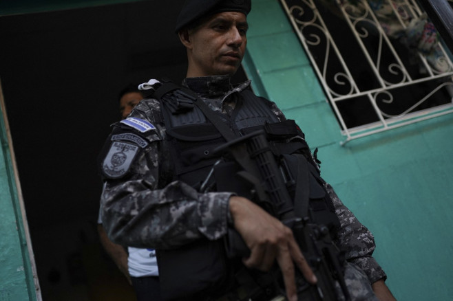 El Salvador deploys 10,000 troops to capital suburb in massive gang crackdown