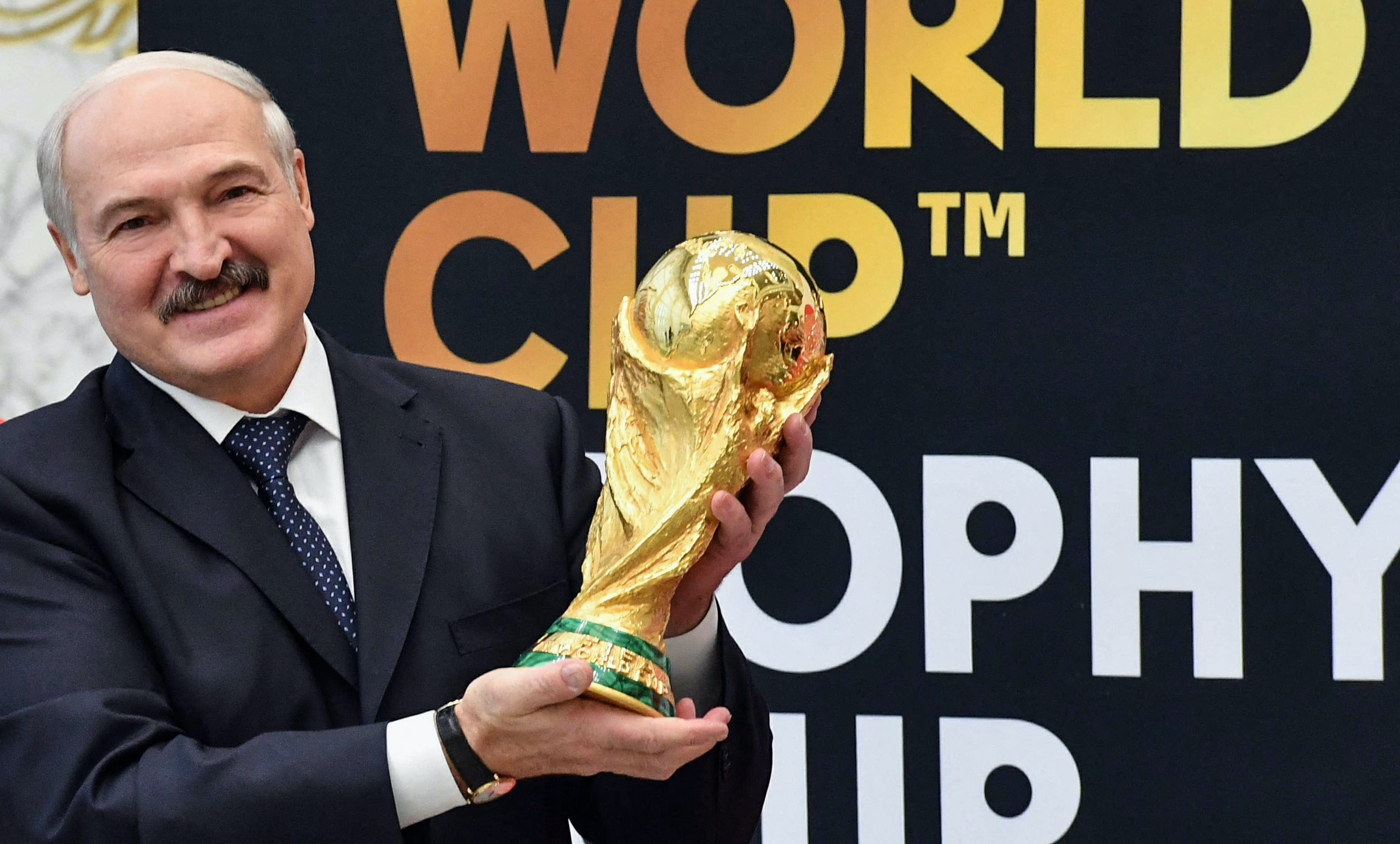 Ședință halucinantă. Lukașenko l-a convocat pe ministrul sportului să-l întrebe de ce Belarus nu este la Campionatul Mondial din Qatar