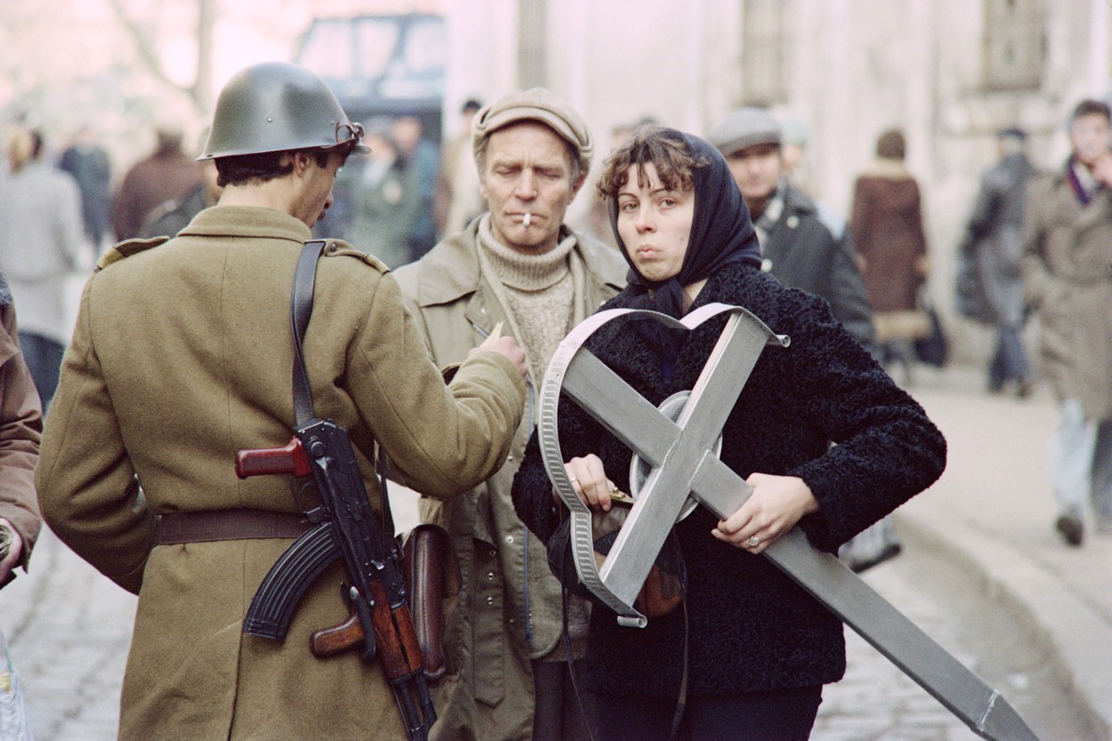 Revoluția din 1989, pentru elevi: “Reconstituirea evenimentelor poate duce, în activitățile de la clasă, la discuții contradictorii”