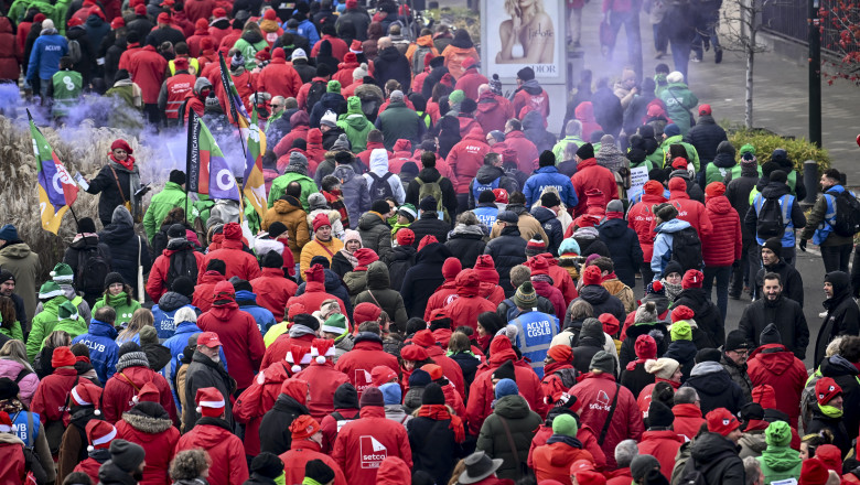 Peste 15.000 de manifestanţi au ieşit în stradă vineri, la Bruxelles, pentru a protesta faţă de creşterii costului vieţii.