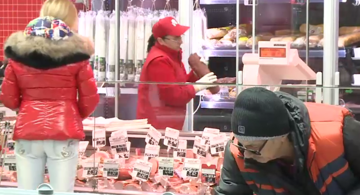 Scăderea consumului și costurile ridicate ar putea duce la concedieri și falimente. IMM-urile, cele mai afectate, spun comercianții