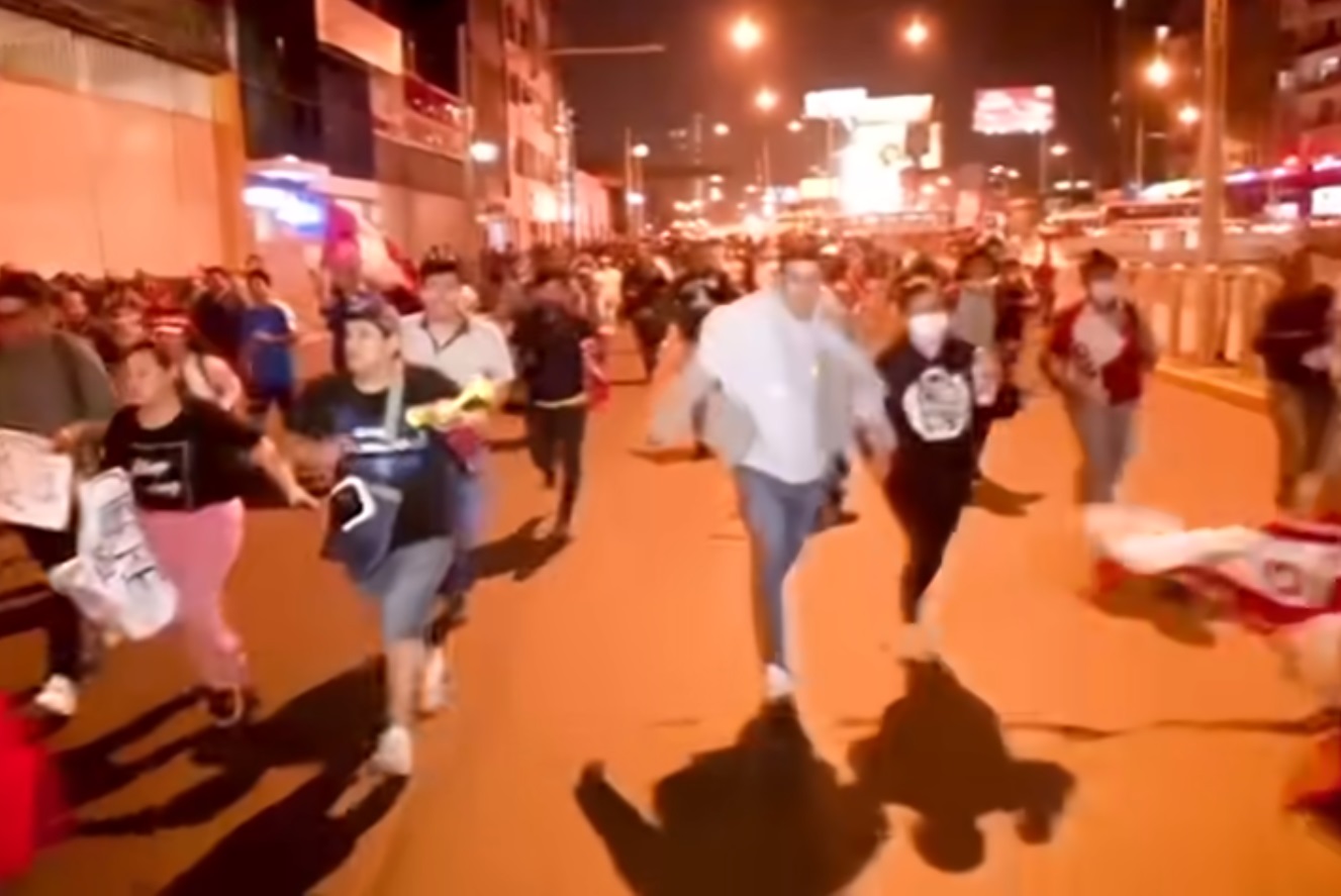 5000 de turiști, blocați în Machu Picchu din cauza protestelor puternice care au făcut victime. Criza politică din Peru se adâncește