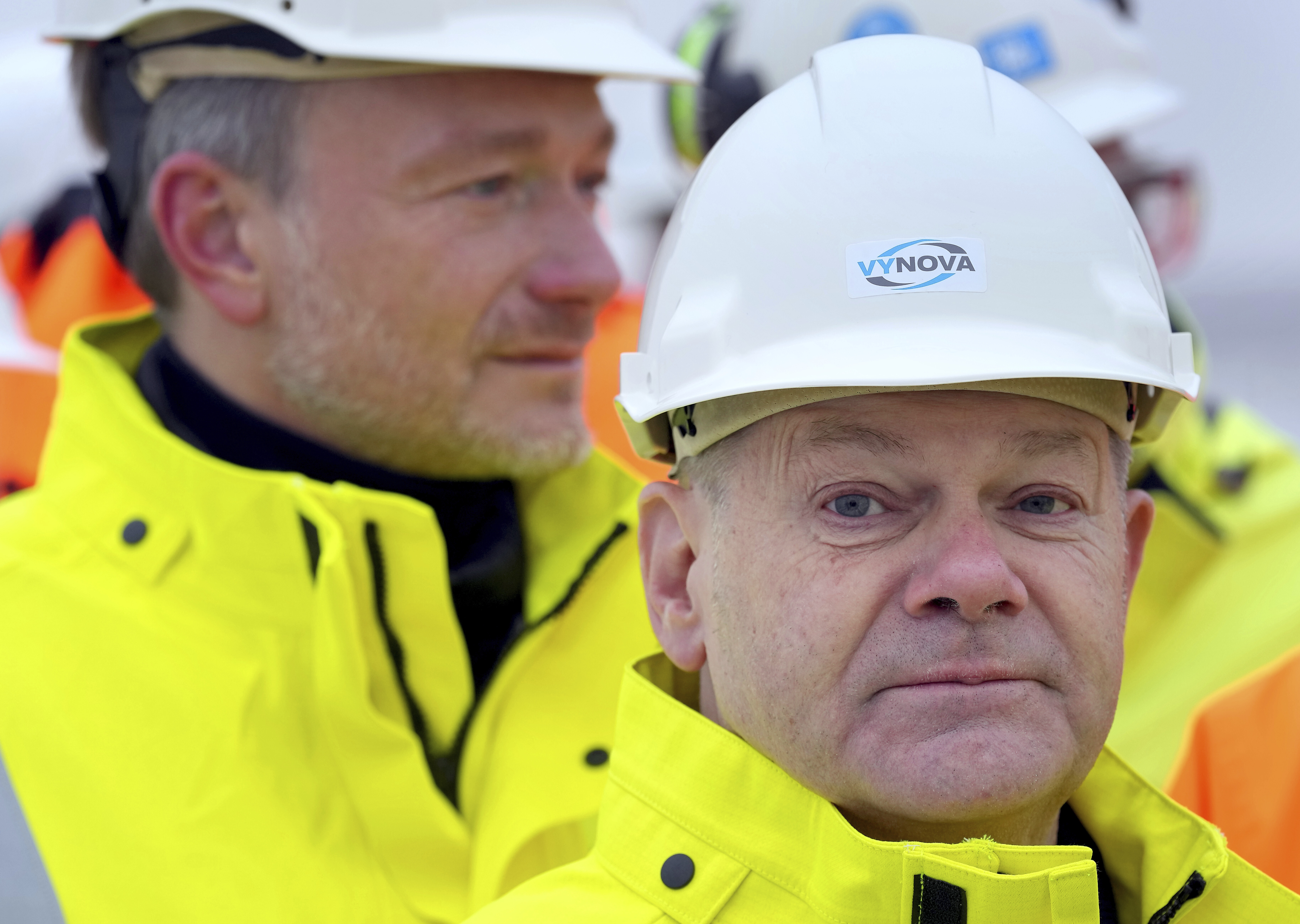 Primul terminal plutitor de gaz natural lichefiat al Germaniei, inaugurat de cancelarul Scholz