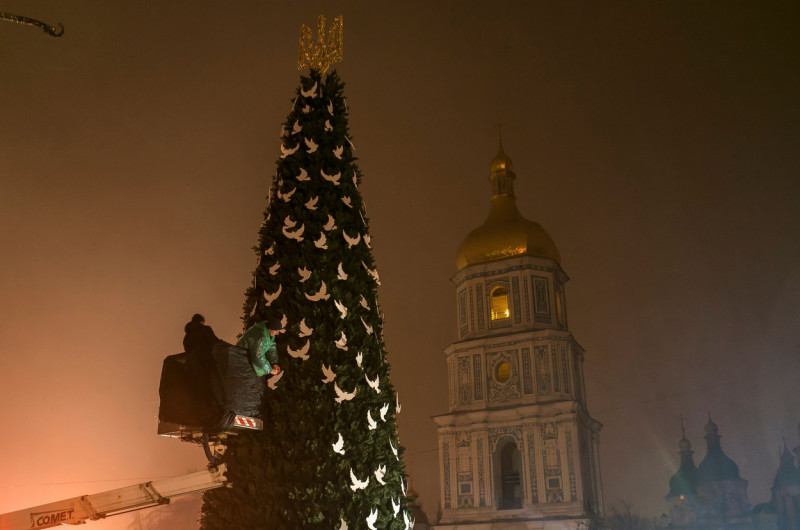 Municipal Workers Install The Main Christmas Tree Of Ukraine In Kyiv, Amid Russia's Invasion Of Ukraine - 17 Dec 2022
