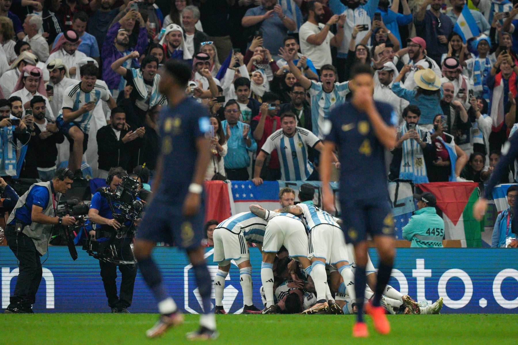 Argentina conduce Franța cu 2-0 la pauza finalei de la CM de la Qatar