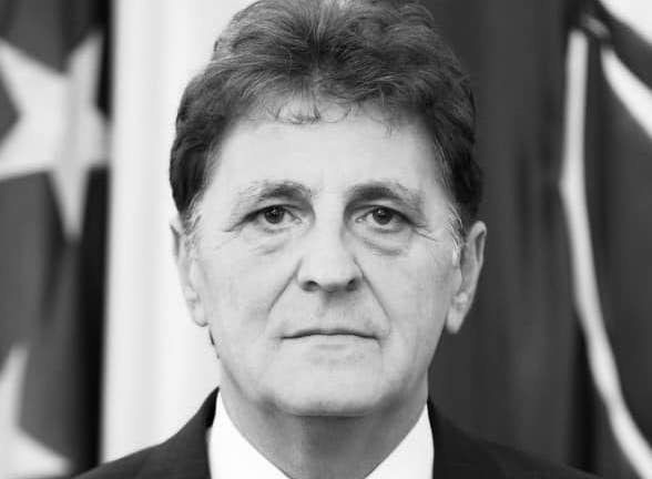 Mircea Dușa, fost ministru de Interne și al Apărării, a încetat din viață la 67 de ani. Anunțul a fost făcut de Marcel Ciolacu