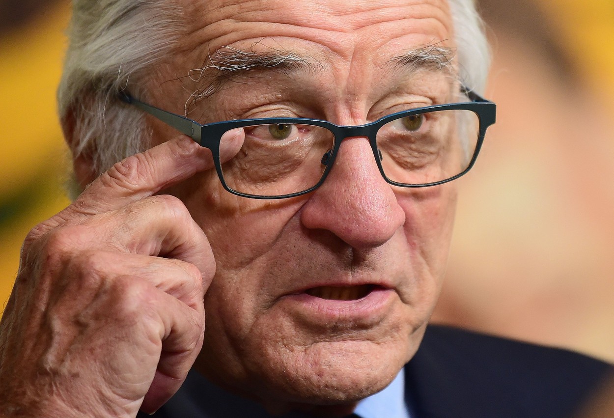 O femeie a spart apartamentul lui Robert De Niro şi i-a furat cadourile de sub brad. Actorul, care era acasă, a scăpat nevătămat