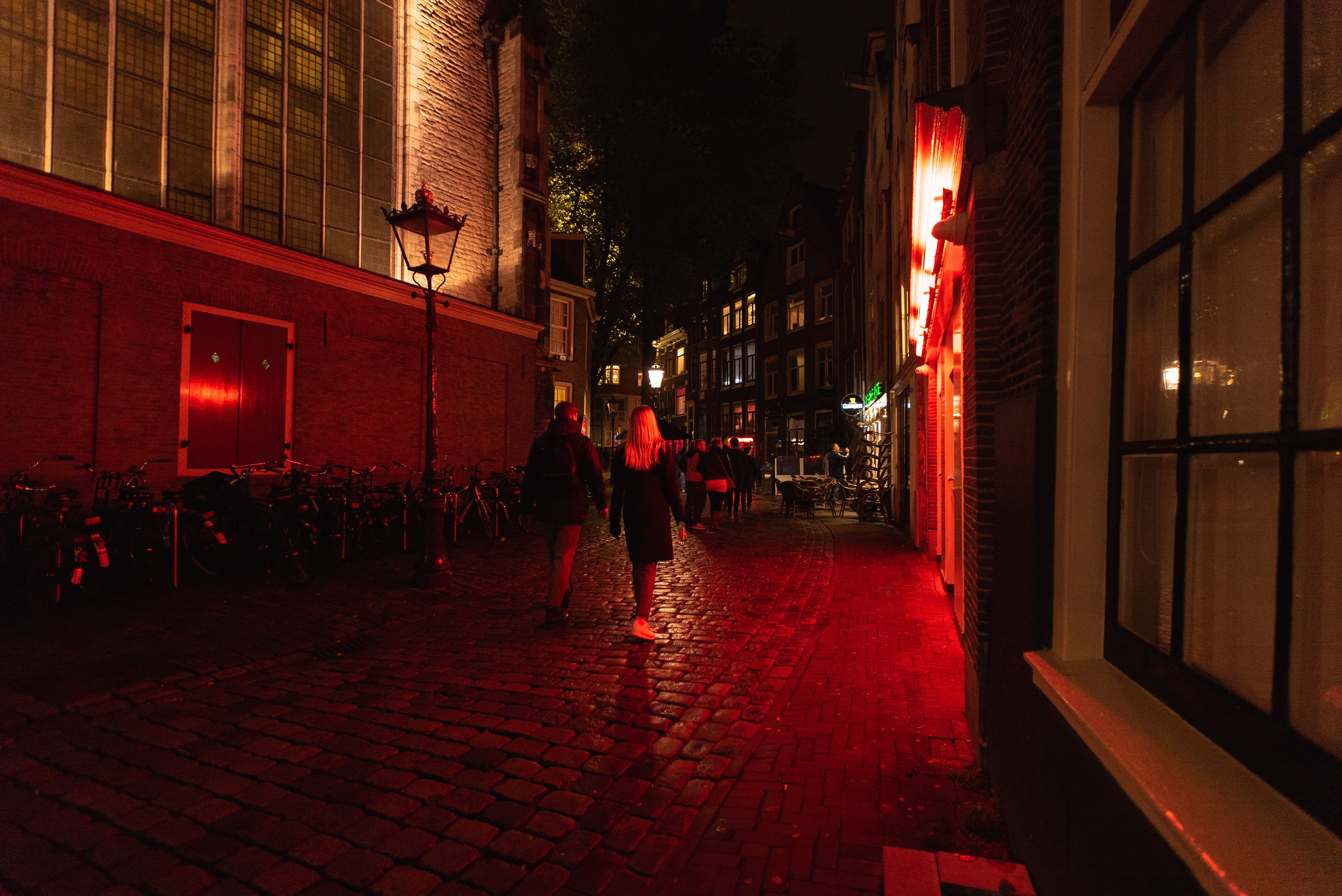 Consumul de marijuana ar putea fi interzis în anumite zone din centrul vechi al orașului Amsterdam