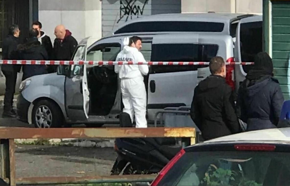 3 morți și 4 răniți, după ce un bărbat a deschis focul la o întâlnire a locatarilor unui bloc din Roma. „A strigat: Vă omor pe toți”
