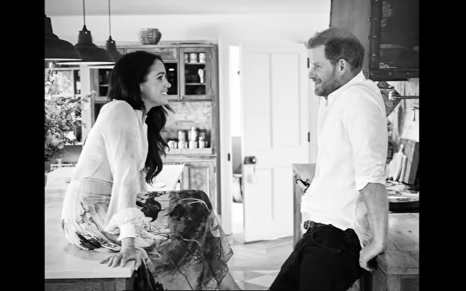 VIDEO Prințul Harry face noi dezvăluiri despre relația cu casa regală: „Au fost fericiți să mintă pentru a-mi proteja fratele”