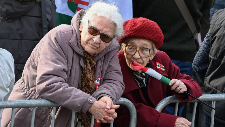 pensionare batrane ungaria