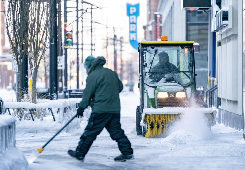 Extreme Cold Weather Sweeps Across US: Minneapolis