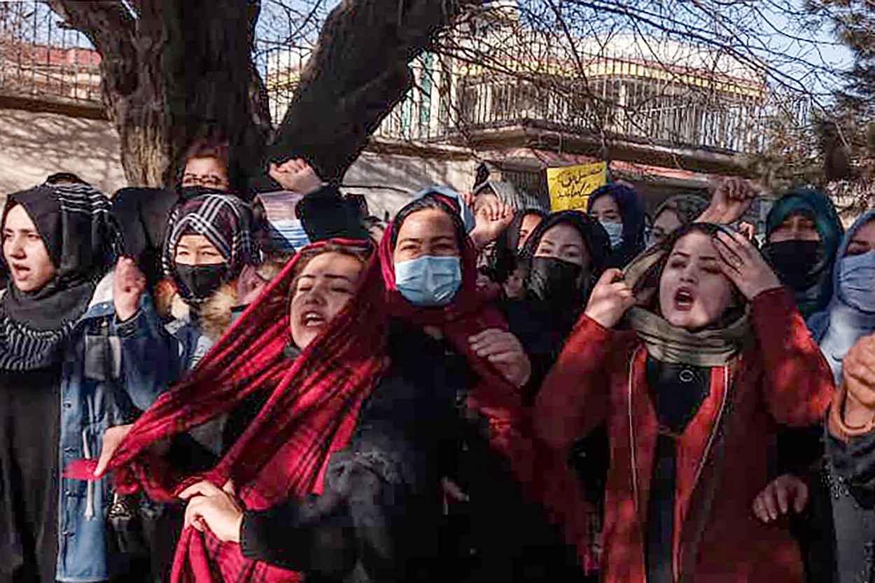 Talibanii le interzic femeilor din Afganistan să lucreze pentru ONG-uri naţionale şi internaţionale