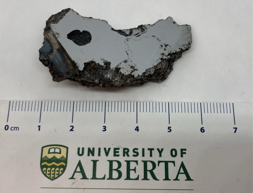 Două minerale nemaivăzute până acum au fost găsite într-un meteorit uriaș căzut în Africa