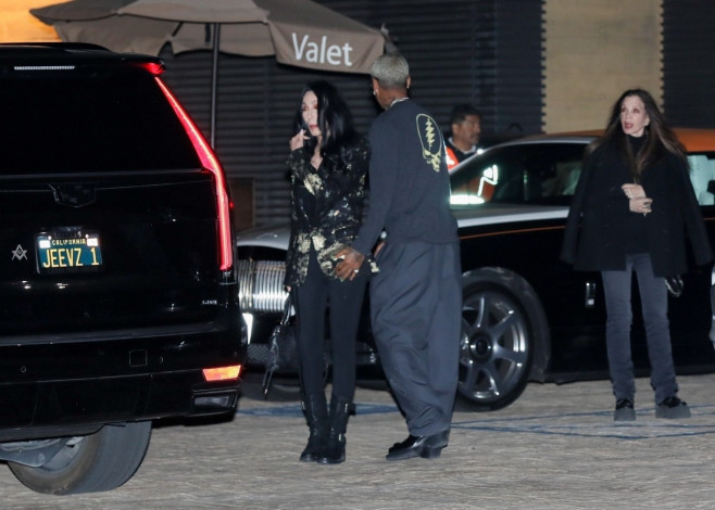 *PREMIUM-EXCLUSIVE* *WEB EMBARGO UNTIL NOVEMBER 23, 2022 UNTIL 2 PM ET* Cher and Alexander Edwards hold hands after dinner with friends at Nobu