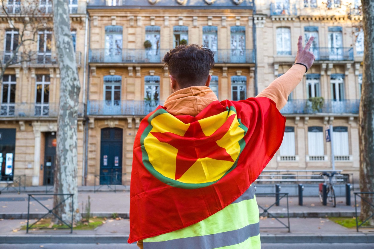 Ankara este nemulţumită că autoritățile franceze le-au permis kurzilor să protesteze la Paris și să facă "propagandă anti-Turcia"