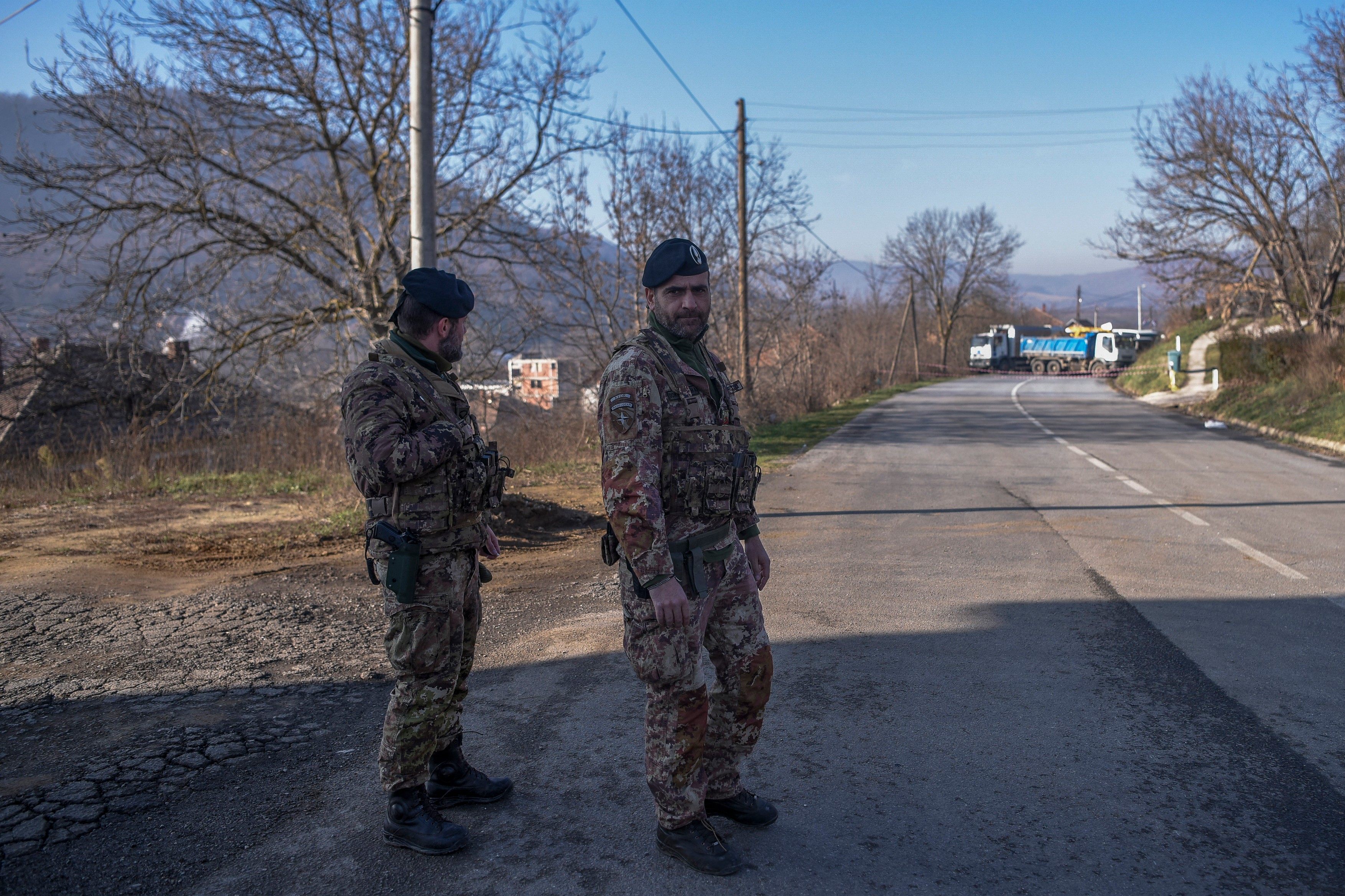 Serbia anunță că și-a pus armata în stare de alertă din cauza tensiunilor cu Kosovo: „Situaţia de acolo este complicată”
