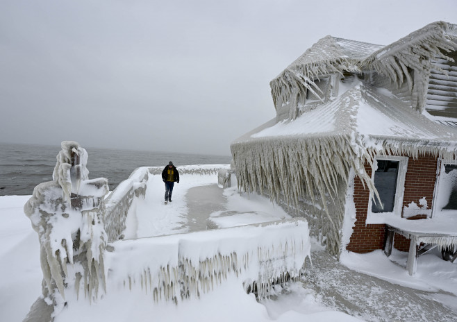 Death toll snowstorm reaches 26 in New York