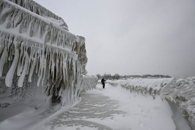 Death toll snowstorm reaches 26 in New York