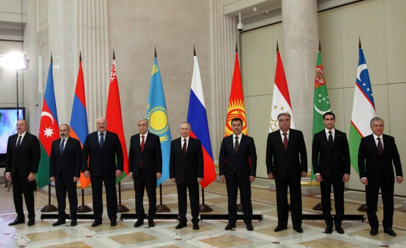 pose for a family photo ahead of an informal meeting of the heads of state of the Commonwealth of Independent States (CIS), Russia, Russian Federation - 26 Dec 2022