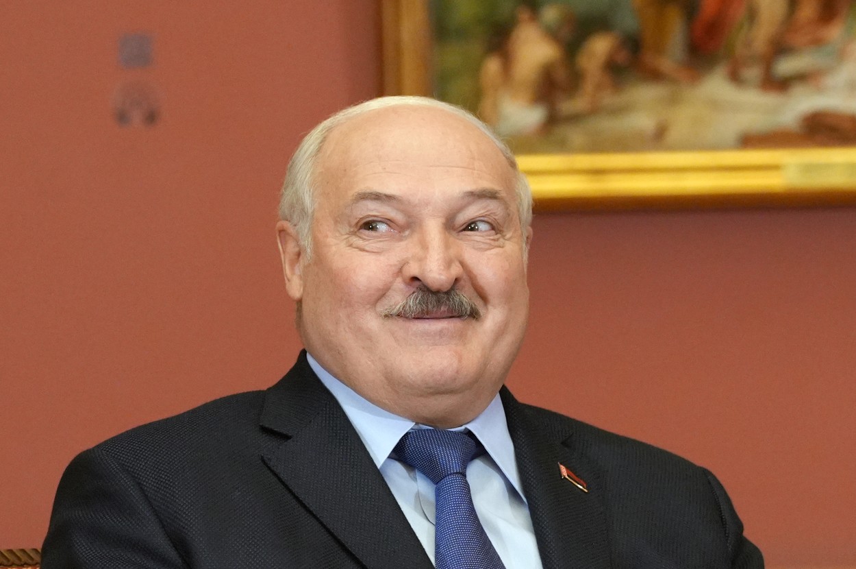 Putin a dat o petrecere cu ceai pentru prietenii dictatori. Lukașenko: „Tu și cu mine punem multe puncte pe i seara”
