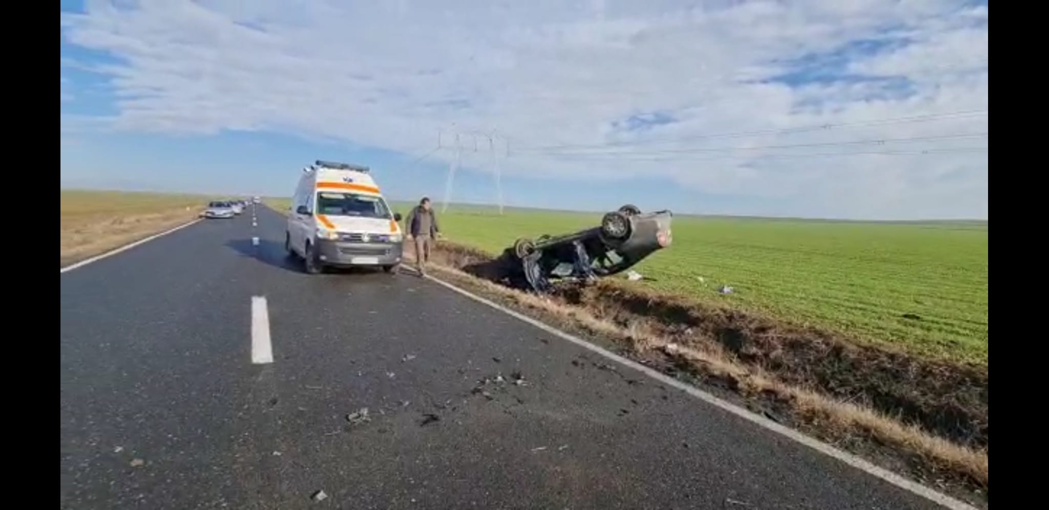 Accident cu 5 victime la Gura Dobrogei, în județul Constanța. O femeie în stare critică a fost preluată de elicopterul SMURD