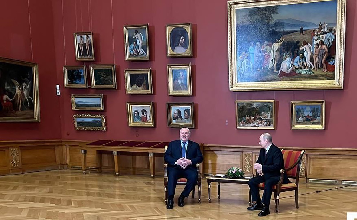 "Un inel să-i stăpânească pe toţi". Putin le-a dăruit președinților aliați opt inele de aur și l-a păstrat pe al nouălea pentru el
